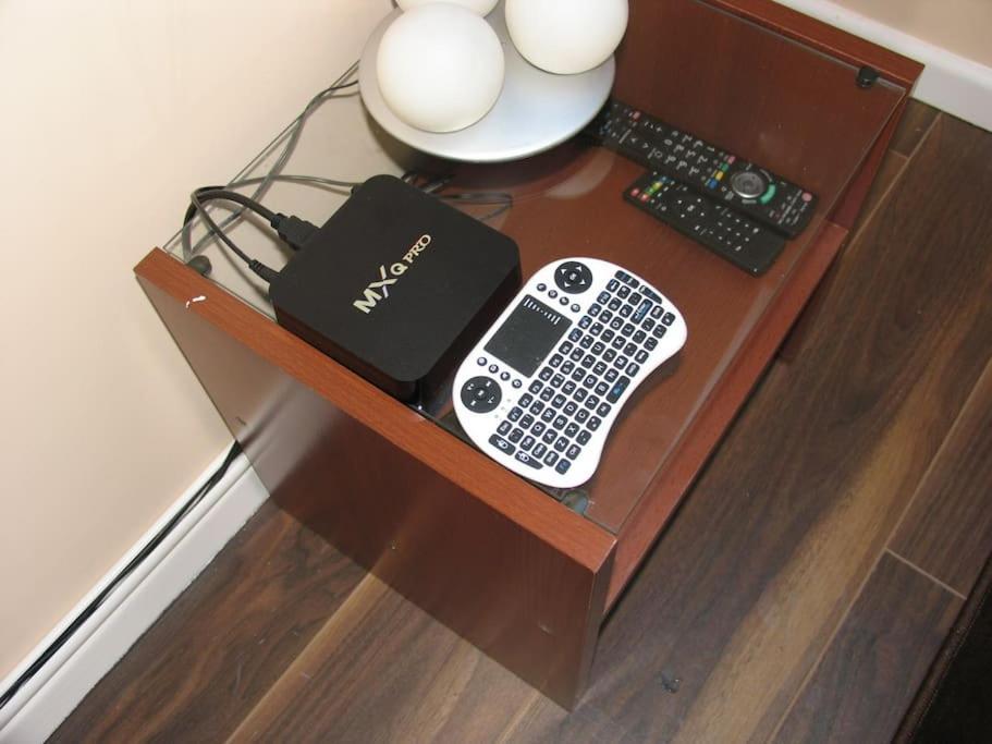 Modern Cosy Private Studio, Wifi, Ip-Tv, Must See Romford Exterior photo
