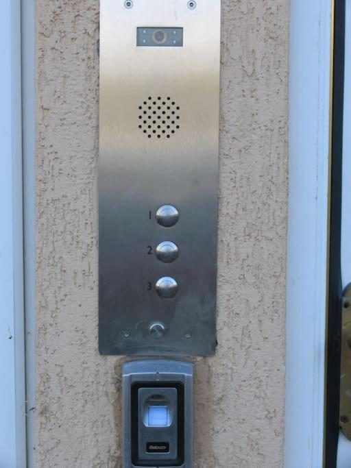 Modern Cosy Private Studio, Wifi, Ip-Tv, Must See Romford Exterior photo